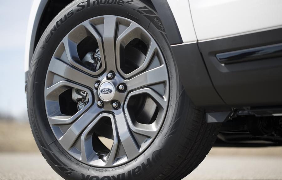 Колеса Ford Explorer Sport 2017 года  (фото 3 из 5)